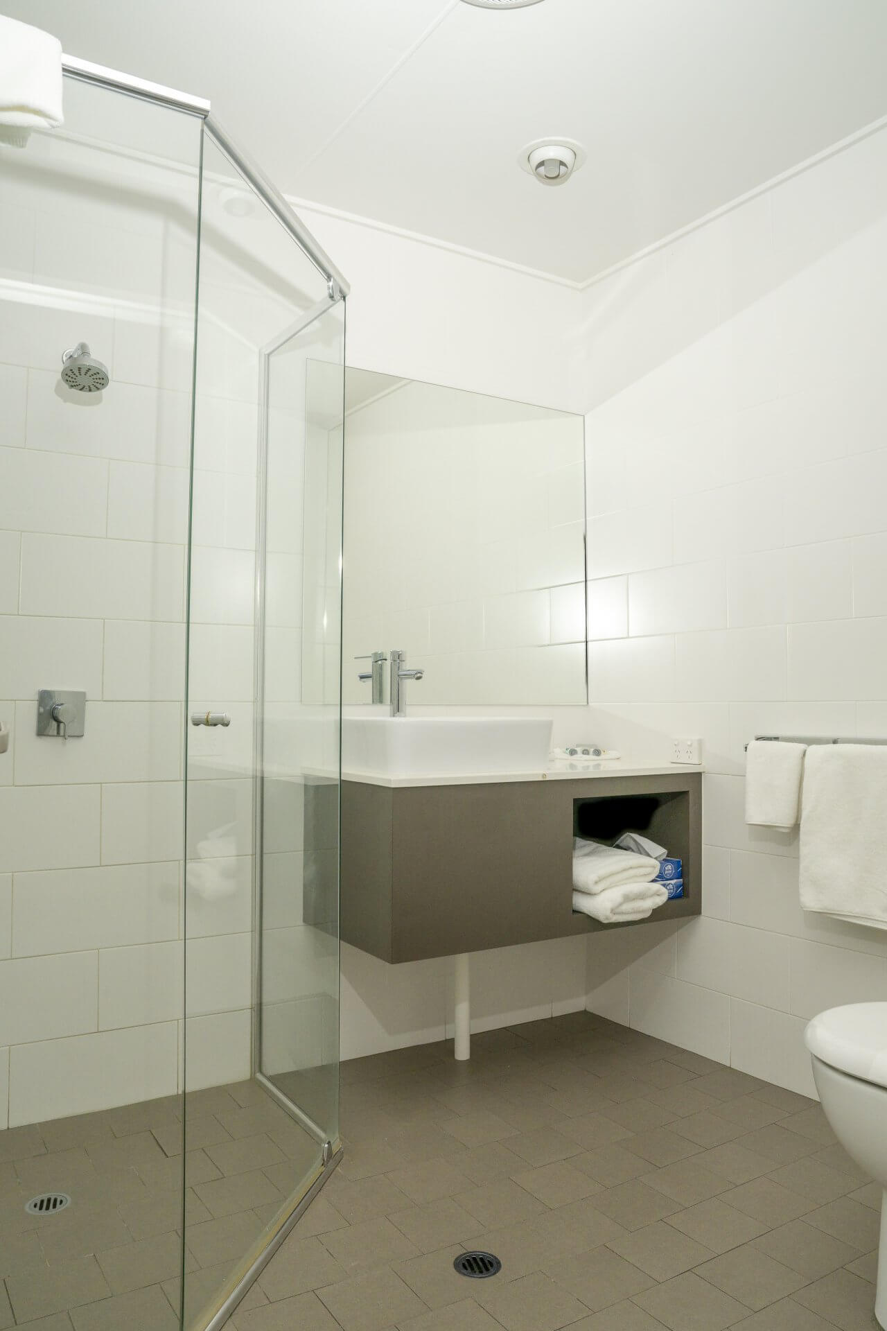 39d96438fc21ffaccdac823e486077b8_Bathroom